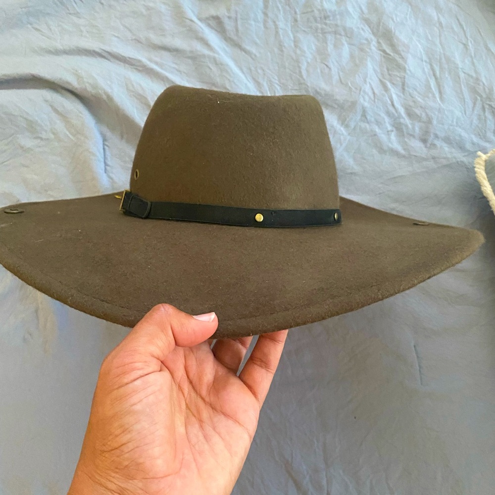 Like new hat. Has been sitting on my wall for too long.